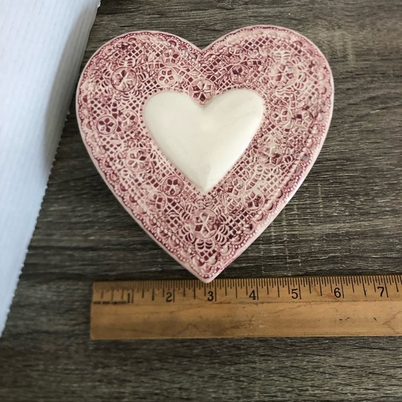 Handmade Heart-Shaped Box with Lace Design - Picture 11 of 12